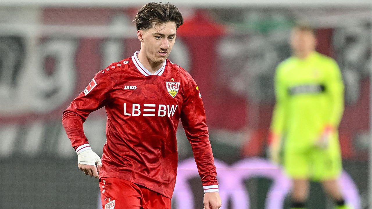 Stuttgart Kalahkan Augsburg, Angelo Stiller Puji Kerja Keras Tim