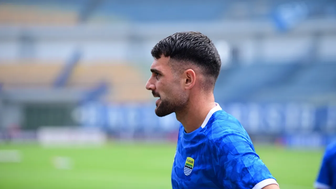 Bek Persib, Frans Putros