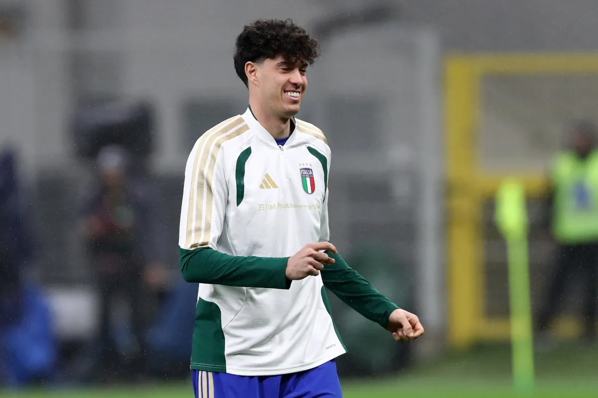 Badai Cedera Hantui Sesi Latihan Italia: Bastoni Berlatih Ringan, Politano Alami Masalah Baru - sumber: (footballitalia)