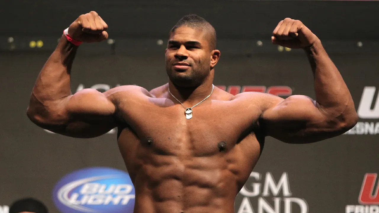 Alistair Overeem mengakui bahwa pada masa awal MMA, penggunaan zat peningkat performa memang marak. (Foto: Fight TV)
