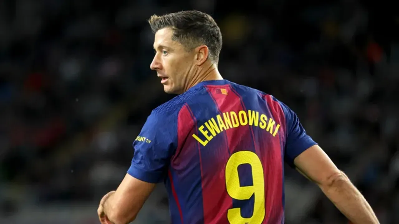 Jadi Target Utama AC Milan, Robert Lewandowski Masih Belum Beri Kepastian