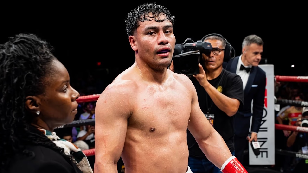 Lester Martinez Tantang Saul Canelo Alvarez untuk Perebutkan Gelar Juara