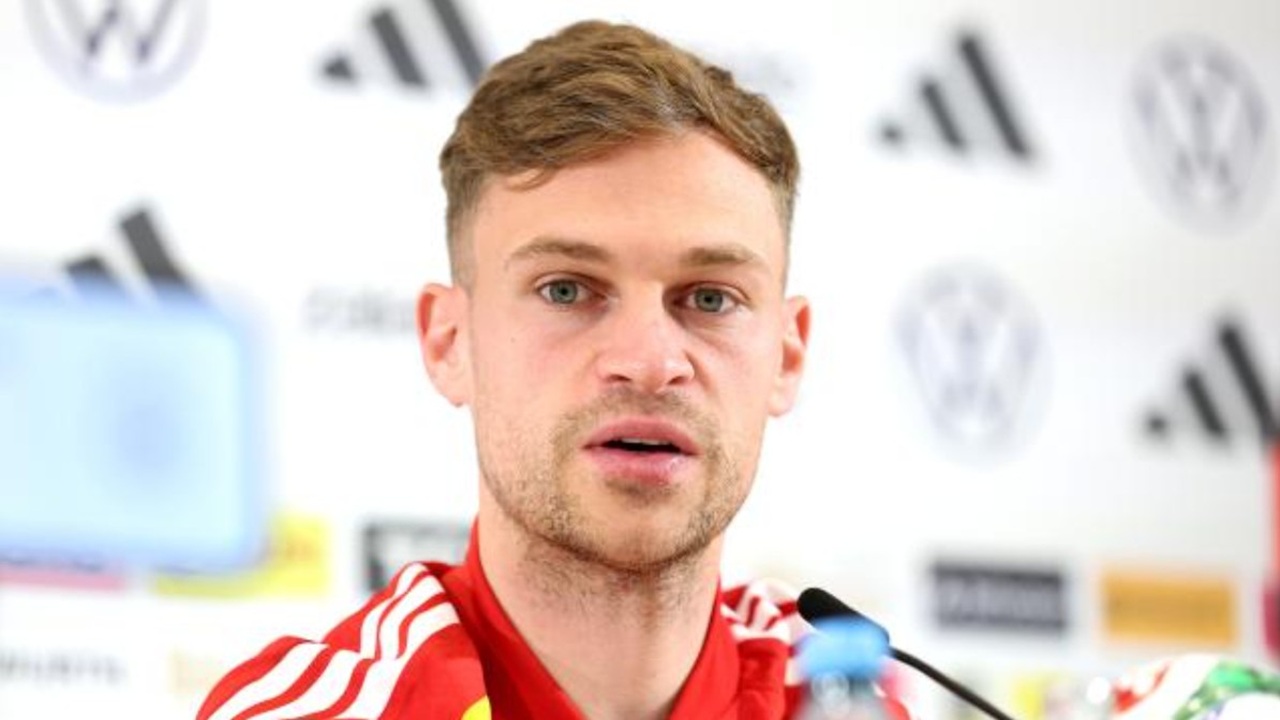 Meski Krisis Pemain, Joshua Kimmich Bantah Bakal Balik Jadi Gelandang Jerman
