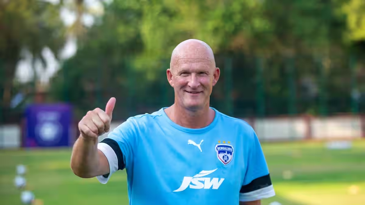 Pengalaman Simon Grayson Bakal Bawa Dampak Positif Bagi Timnas Indonesia