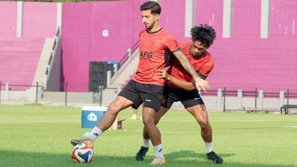 Persiapan Intensif Pemain Persik Jelang Laga Kontra Persijap - sumber: (ileagueid)