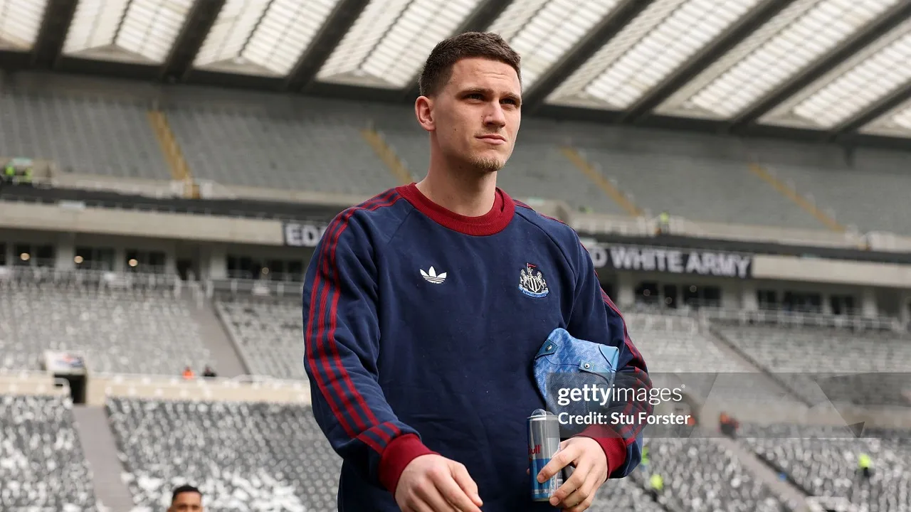 Sven Botman jalani operasi, Newcastle kehilangan bek utama