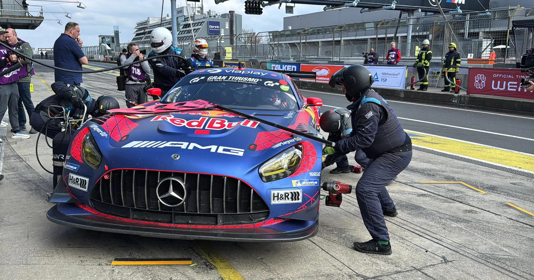 Tim Max Verstappen Didiskualifikasi, Disebut ‘Pemula’ - sumber: (racingnews365)