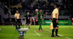 Catur Pamungkas Mulai Fit, Siap Kawal Lini Pertahanan Persebaya Surabaya