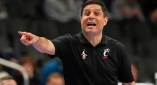 Charlotte 49ers Tunjuk Wes Miller sebagai Pelatih Tim Basket Putra