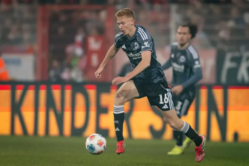 Hugo Larsson Siap Tantang Karier Baru Musim Panas Ini - sumber: (getfootballnewsgermany)