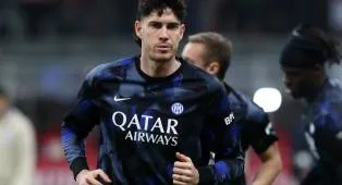 Inter Milan Siap Pertahankan Bastoni dari Tawaran Menggiurkan Barcelona