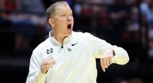 Jerrod Calhoun Pulang ke Cincinnati Sebagai Pelatih Baru Bearcats