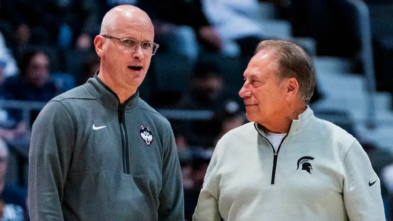 Pelatih UConn Dan Hurley Pernah Minta Saran Tom Izzo soal Tawaran Lakers