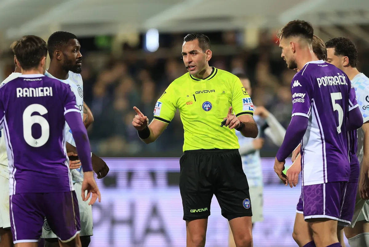 Wasit Tegas, Fiorentina dan Inter Harus Puas Berbagi Angka - sumber: (footballitalia)
