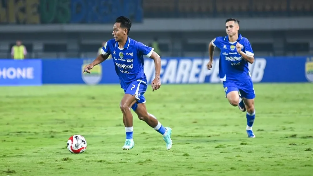 Bojan Hodak Berikan Dukungan untuk Pemain Persib di Timnas Indonesia - sumber: (ileagueid)