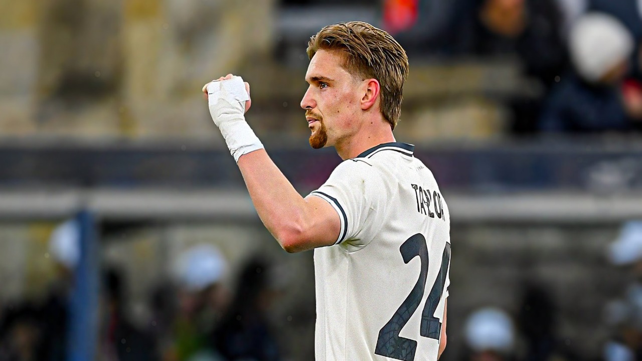 Dilirik Klub Premier League, Lazio Sematkan Harga Untuk Taylor