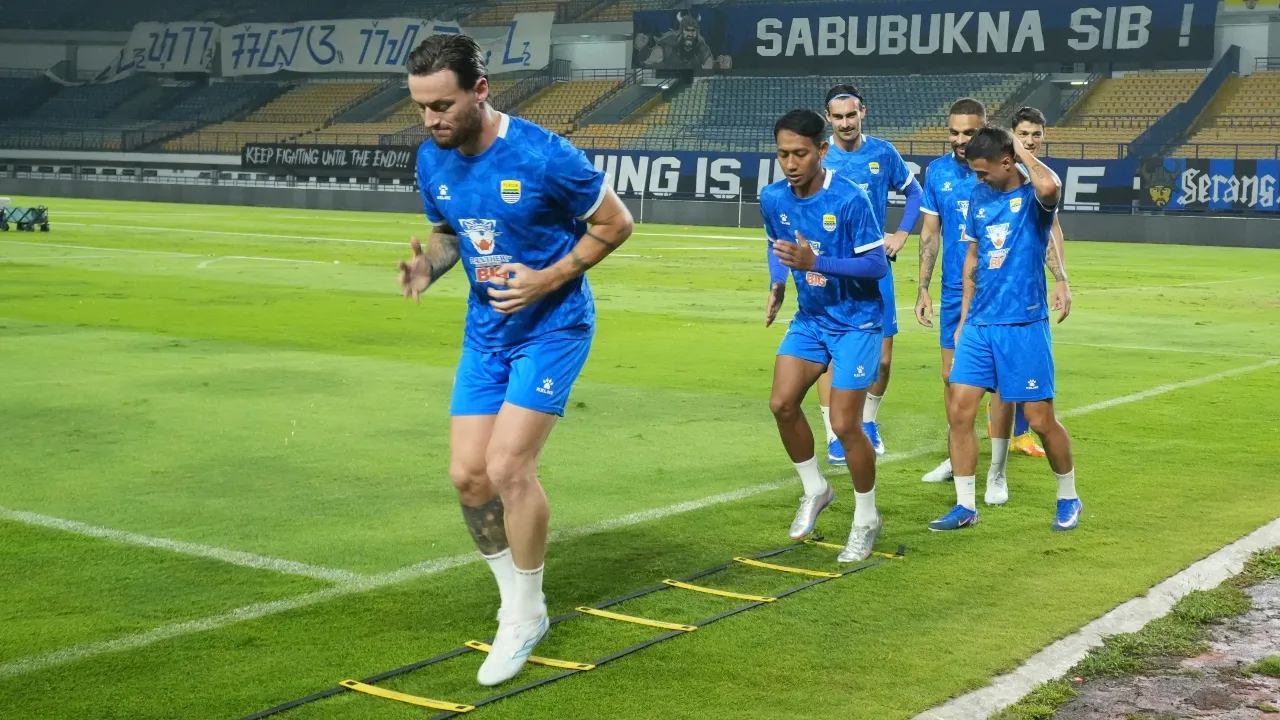 Marc Klok Pasang Badan Untuk Beckham, Stop Bully Pemain!