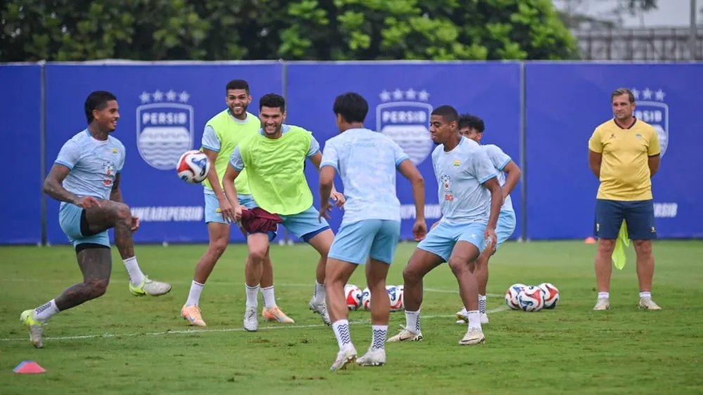 Persib Siap Maksimalkan Sisa Pertandingan Demi Perebutan Gelar Juara - sumber: (ileagueid)