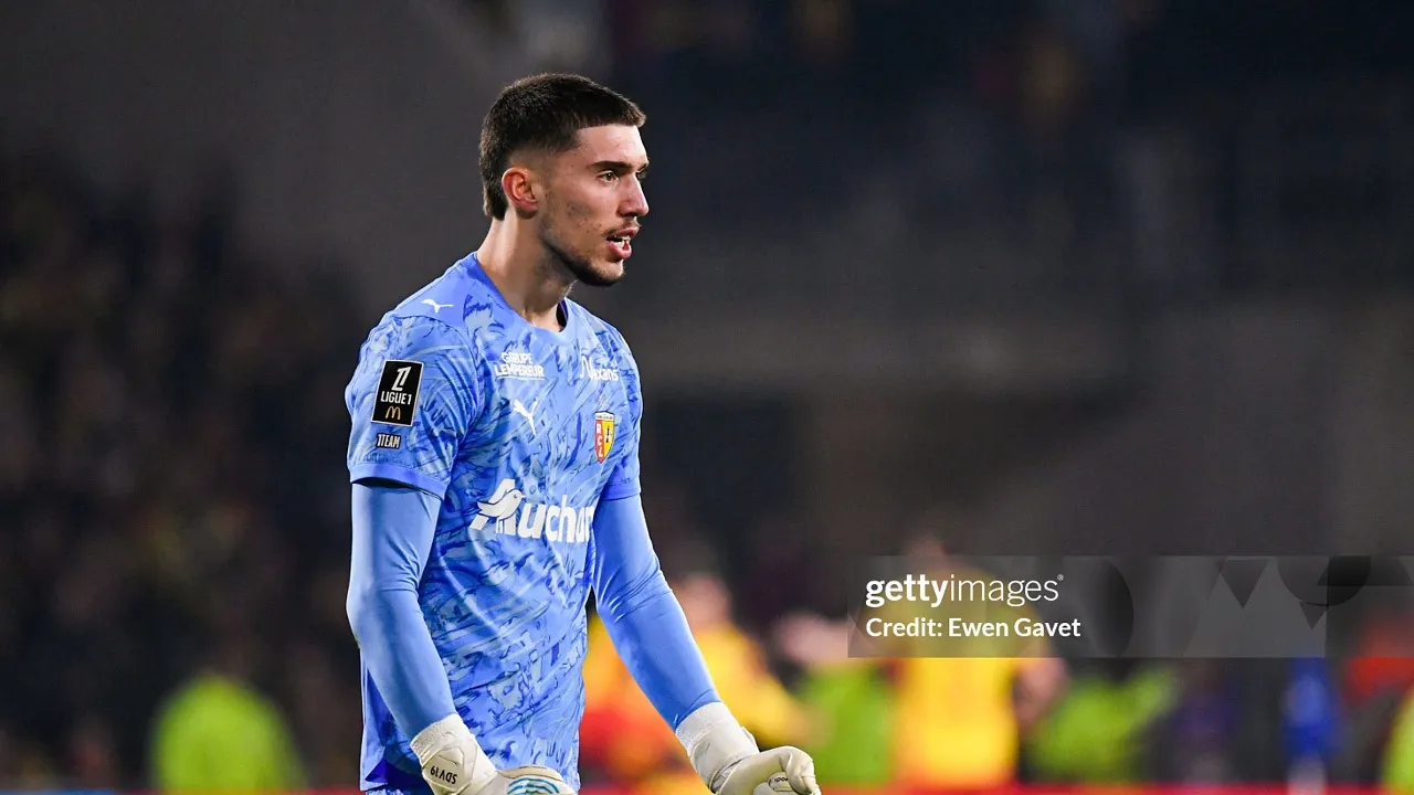 Robin Risser Diburu Newcastle dan Tottenham, Siapa Menang?