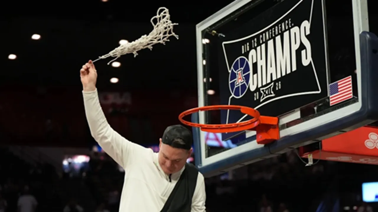 Tommy Lloyd Tidak Menyangkal Ketertarikan Melatih North Carolina