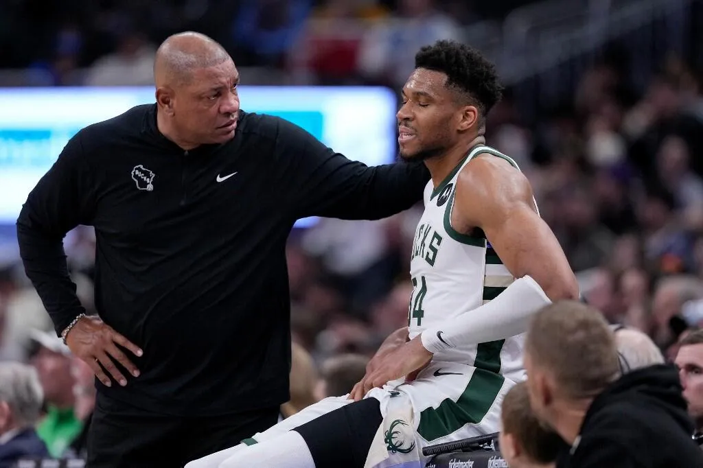 Doc Rivers Bantah NBPA Soal Kondisi Giannis Antetokounmpo - sumber: (mainbasket)