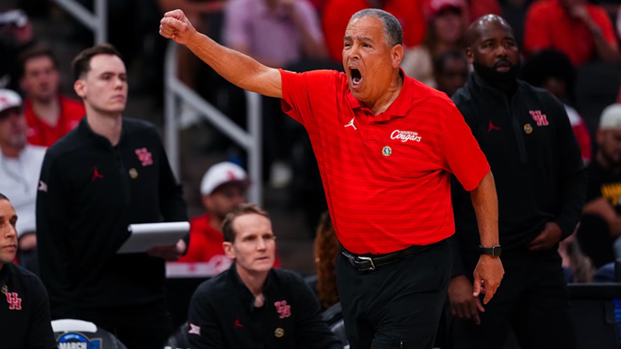 Kelvin Sampson Bahas Masa Depan Usai Houston Cougars Tersingkir