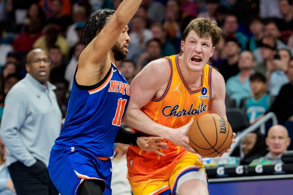 Kon Knueppel Unggulan Rookie of the Year 2026