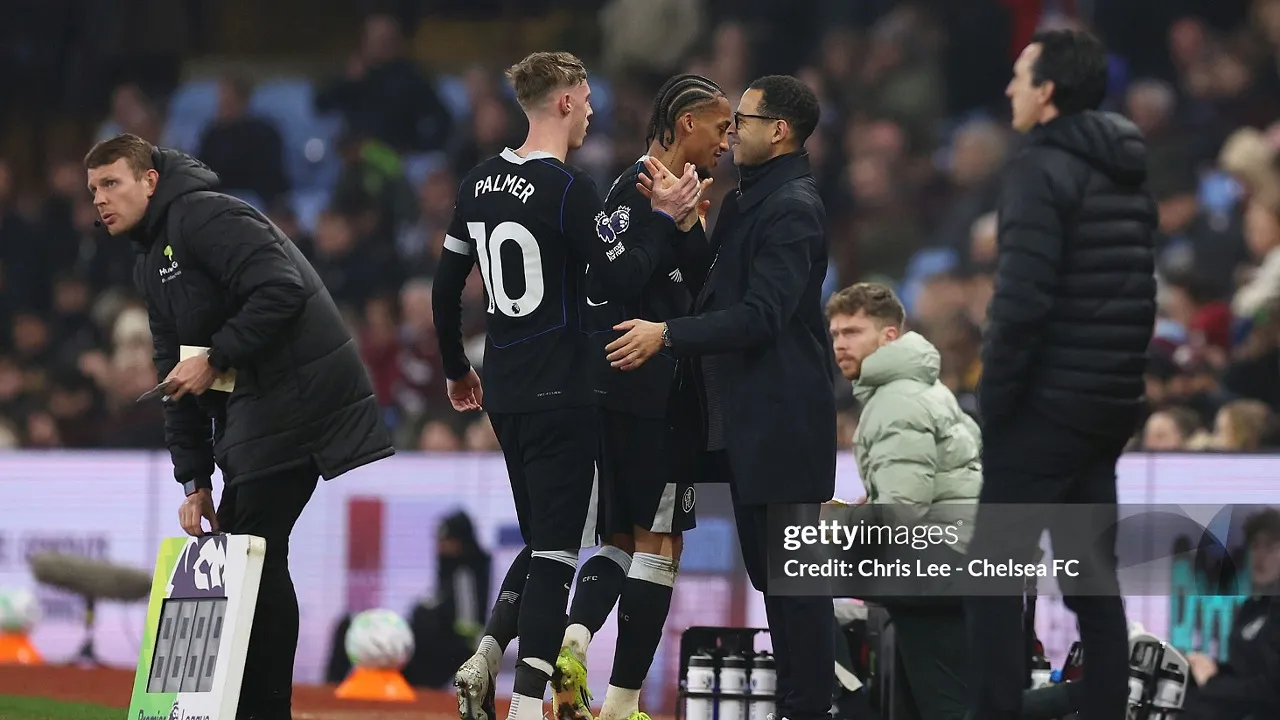 Pat Nevin Kritik Liam Rosenior soal Posisi Cole Palmer di Chelsea