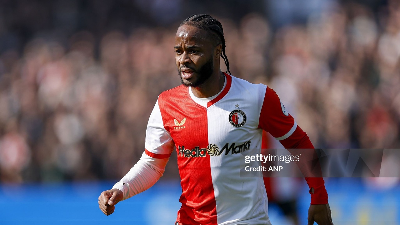 Rene van der Gijp Minta Raheem Sterling Pensiun dari Sepak Bola