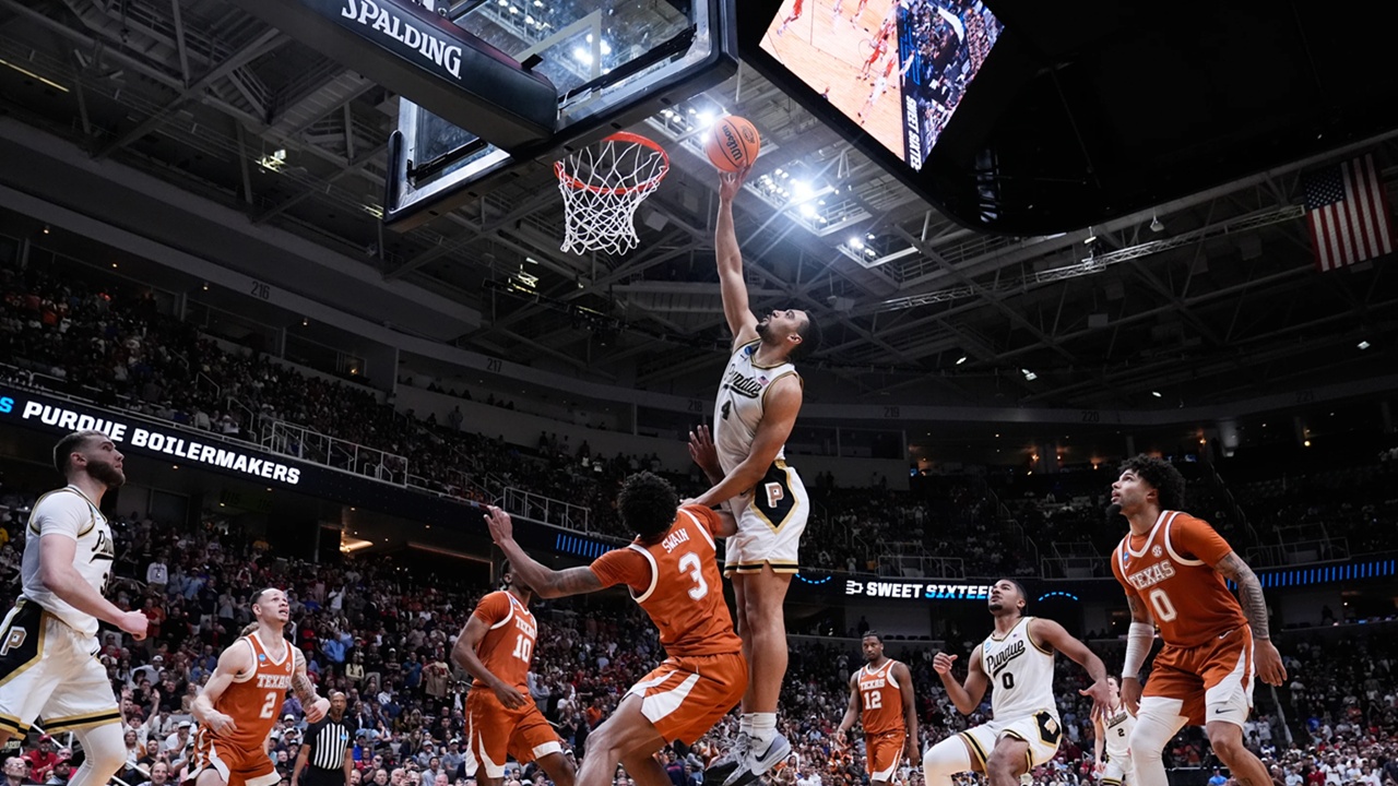 Trey Kaufman-Renn Antarkan Purdue Boilermakers Singkirkan Texas