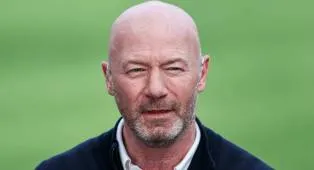 Alan Shearer Alami Cedera Serius Akibat Kecelakaan Sepeda