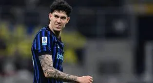 Draft Kontrak Alessandro Bastoni Terungkap, Barcelona Siapkan Gaji Tinggi