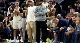 Evaluasi Cedera Stephen Curry Diperpanjang Sepekan Lagi