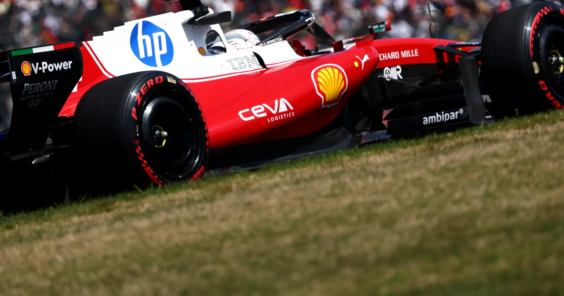 Lewis Hamilton Kritik Aturan F1 dan Honda Beri Pembaruan - sumber: (racingnews365)