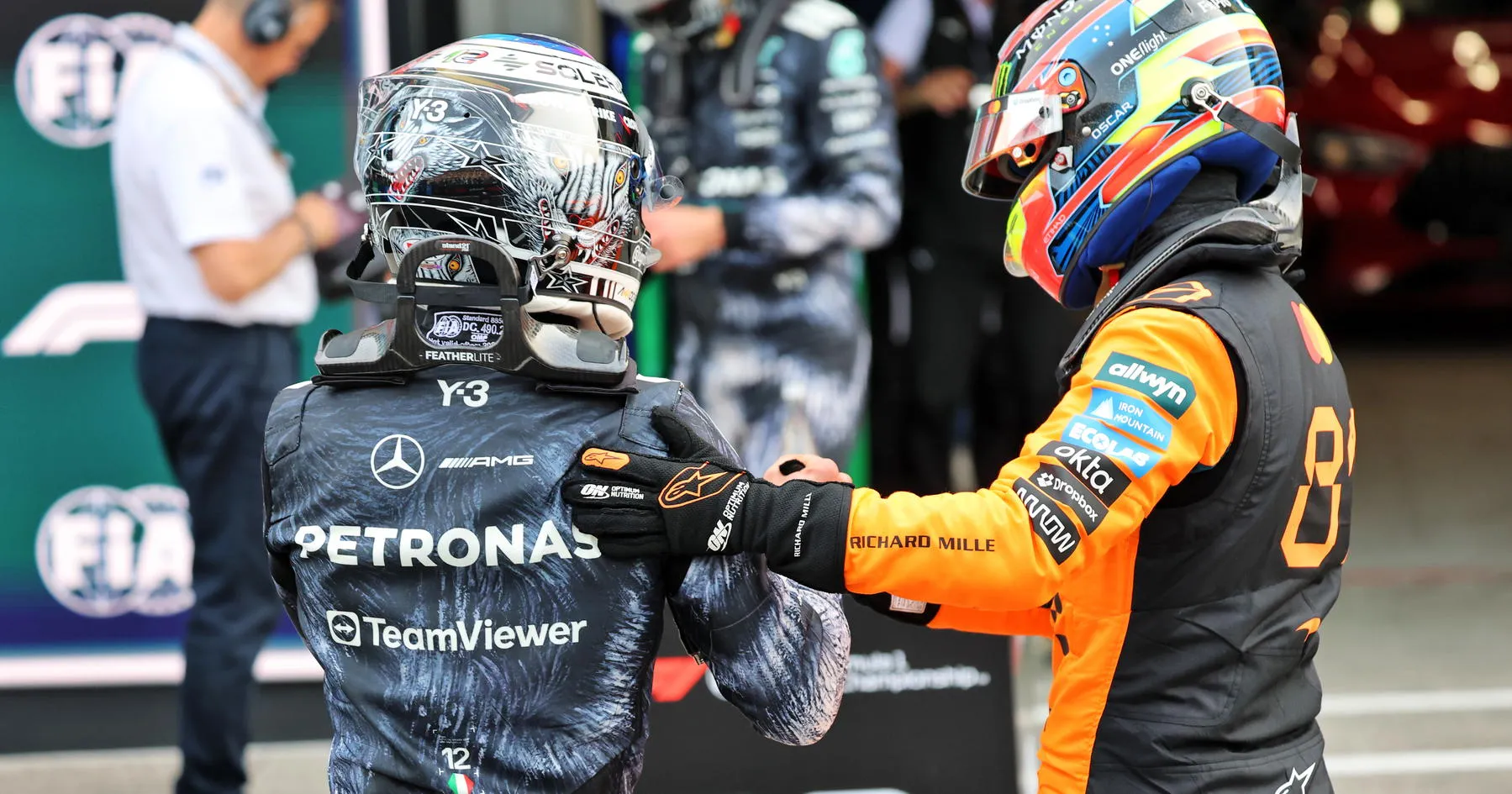 Piastri Buat Mercedes Waspada, McLaren Makin Kompetitif - sumber: (racingnews365)