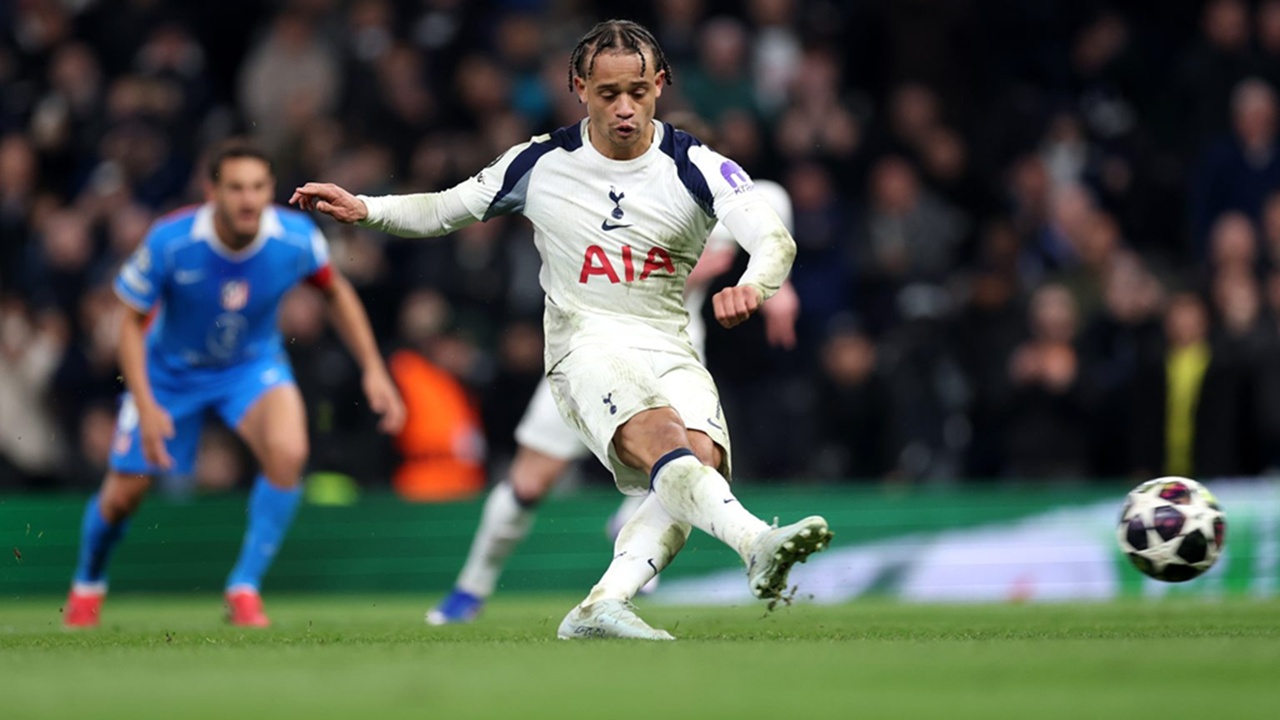 Barcelona Tidak Mempertimbangkan Pulangkan Xavi Simons