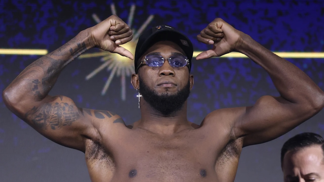 Canelo Mesti Waspada, Carlos Adames Resmi Naik Kelas