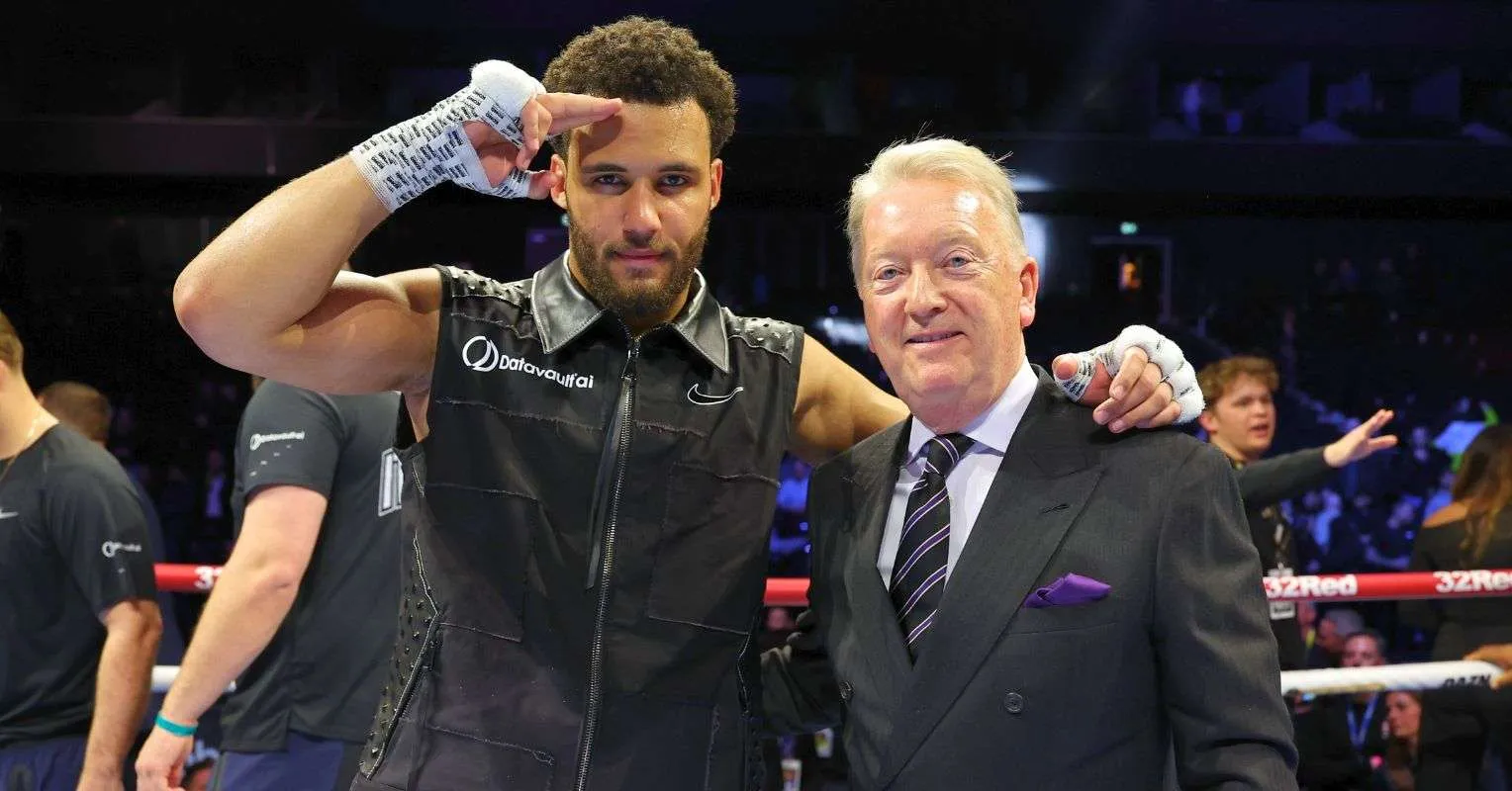 Frank Warren Respons Kemenangan Moses Itauma dan Rencana - sumber: (secondsout)