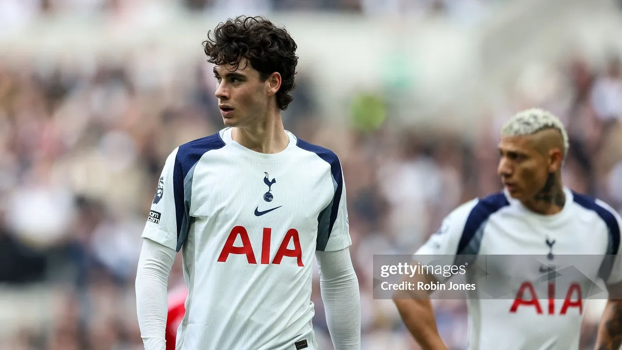 Leeds United Gagal Dapat Klausul Buyback Archie Gray dari Tottenham