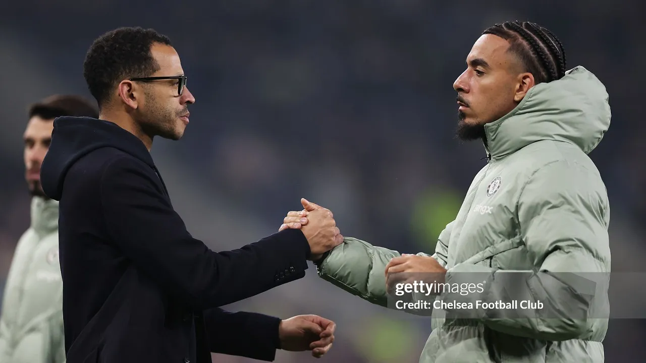 Malo Gusto Bela Liam Rosenior di Tengah Kritik Chelsea