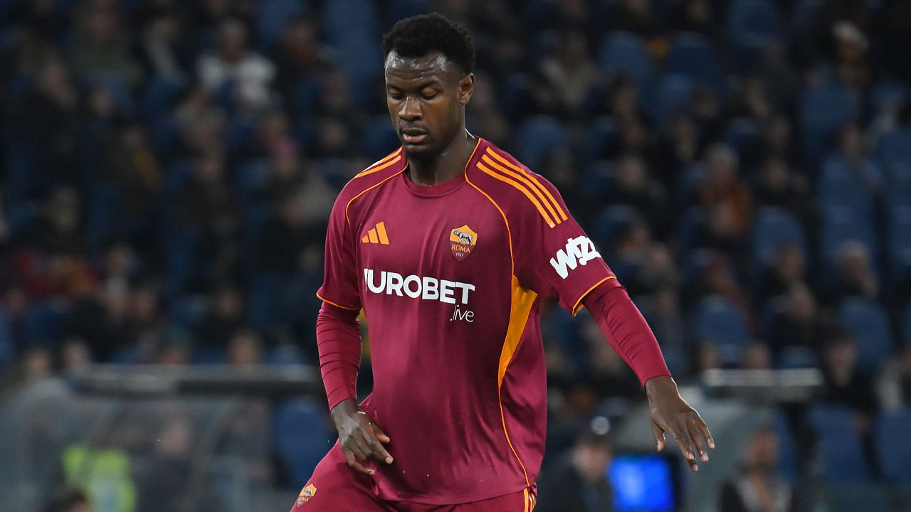 Manchester United Masukkan Evan Ndicka dalam Daftar Target Musim Panas