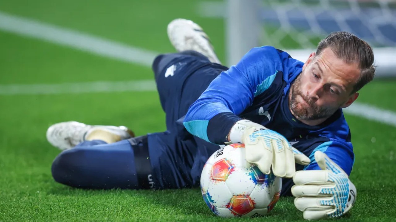 Masa Depan Neuer Tak Pasti, Bayern Munich Mulai Lirik Oliver Baumann