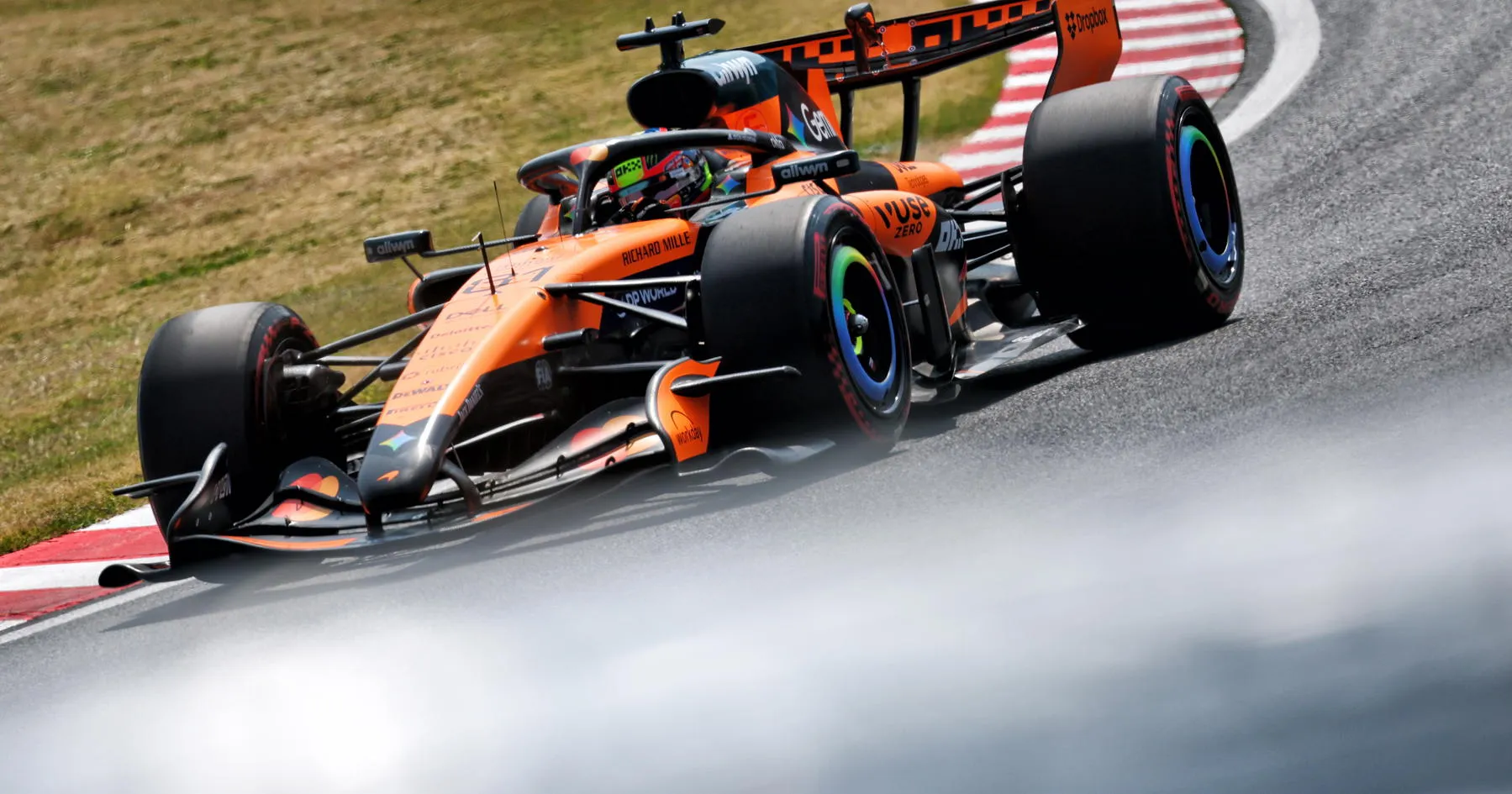 McLaren Siapkan Strategi Unggul di GP Jepang - sumber: (racingnews365)