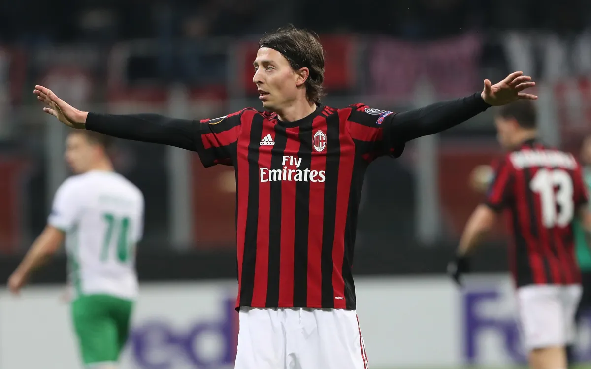 Montolivo Desak Pio Esposito Jadi Starter Demi Moral Timnas Italia - sumber: (footballitalia)