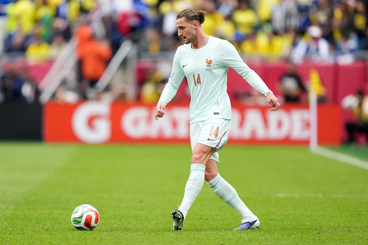 Pukulan Bagi Milan: Rabiot Cedera Saat Latihan Timnas Prancis - sumber: (footballitalia)