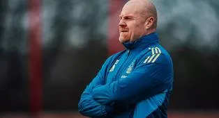 Sean Dyche Tertawakan Rumor Tangani Tottenham
