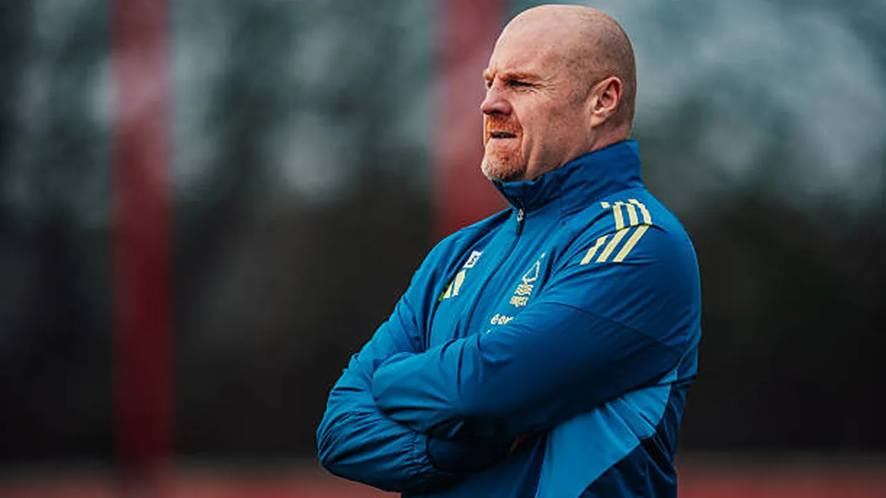 Sean Dyche Tertawakan Rumor Tangani Tottenham