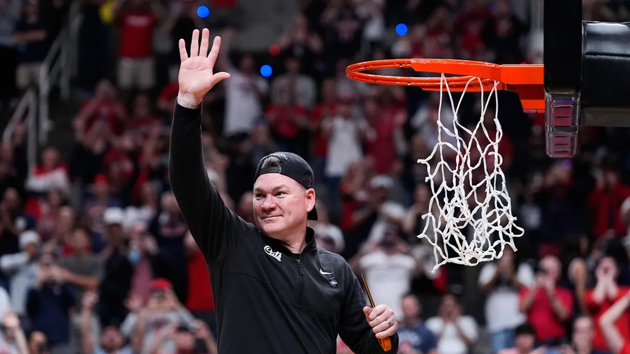 Tommy Lloyd Puji Penampilan Menawan Koa Peat Lawan Purdue