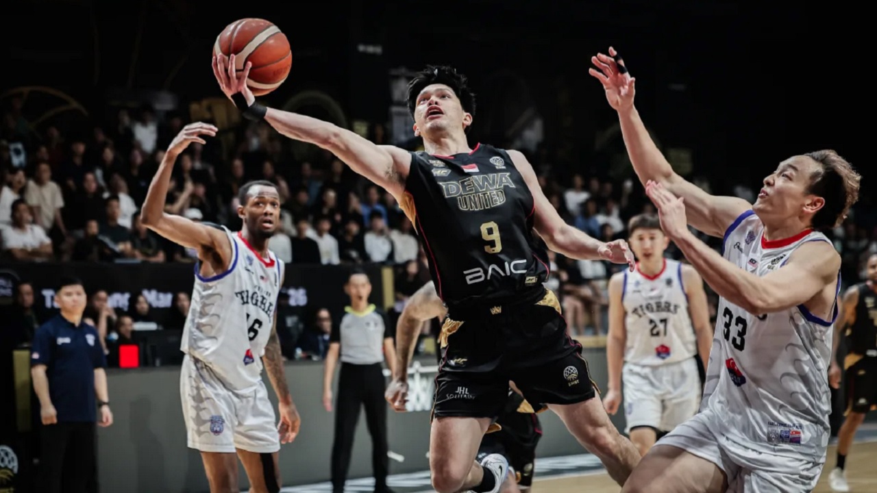 Agusti Julbe Lega Dewa United Banten Menang Lawan Johor Southern Tigers