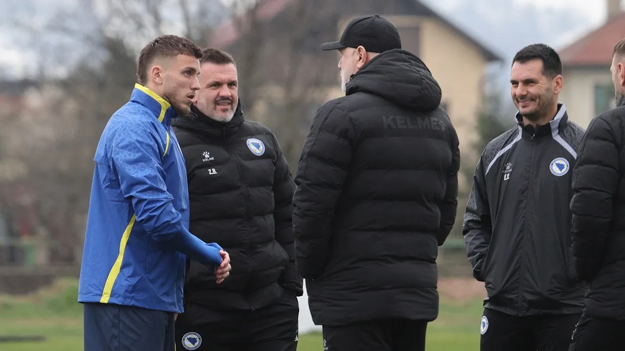 Bosnia dan Herzegovina Siap Parkir Bus Lawan Timnas Italia